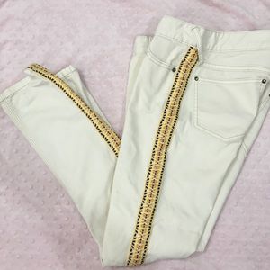 💥🎁💥FREE PEOPLE embroidered ivory skinny jeans 💥🎁💥